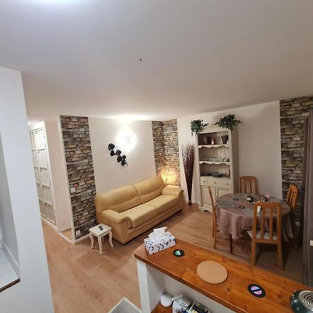 Deux Pieces Terrasse Moret-sur-Loing Exterior foto