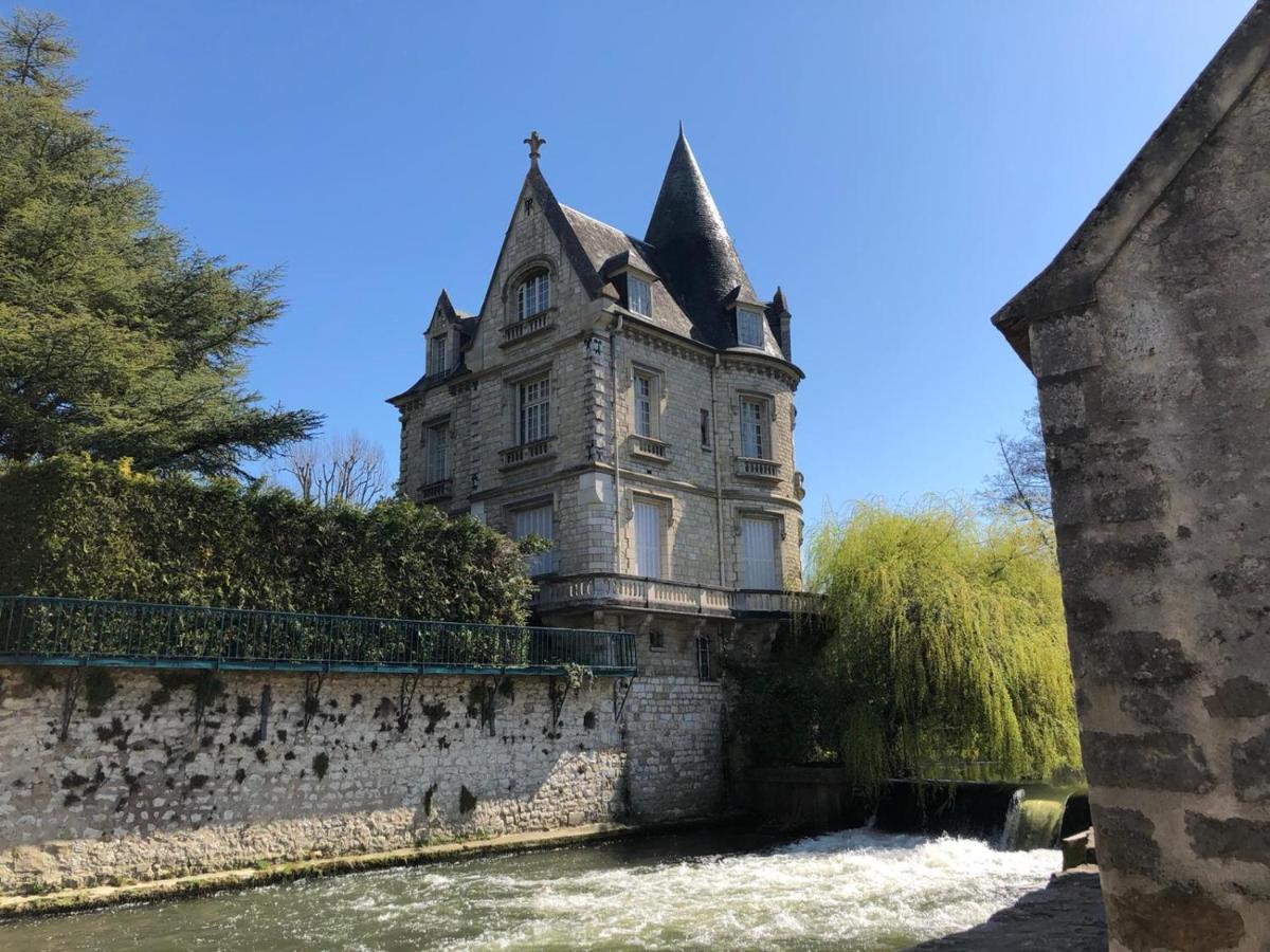 Deux Pieces Terrasse Moret-sur-Loing Exterior foto