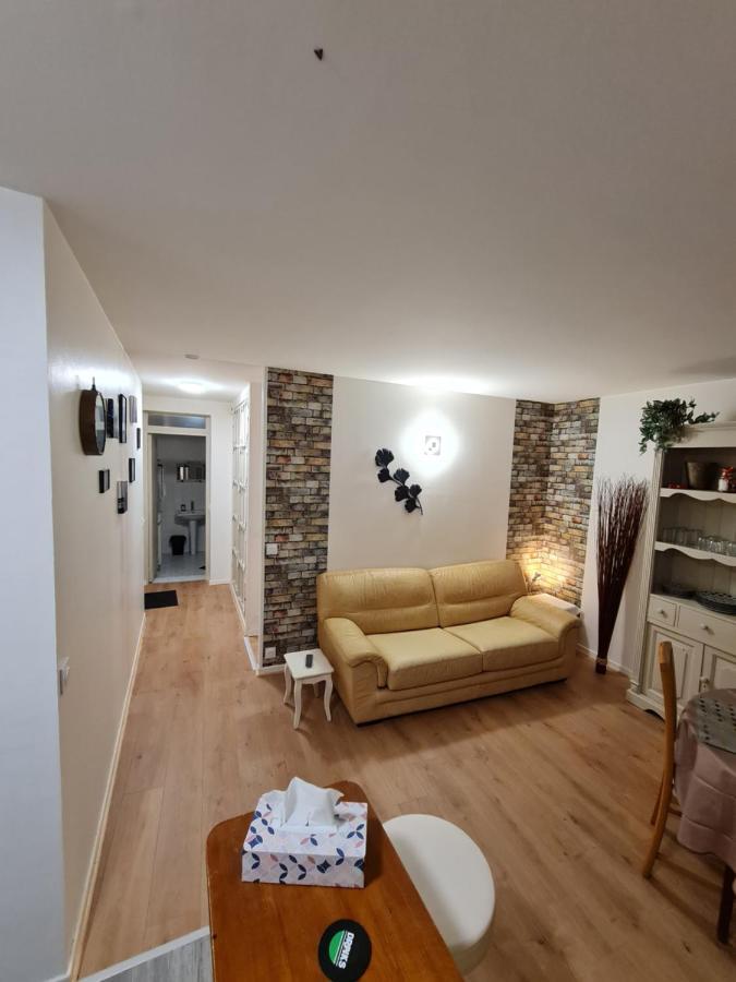 Deux Pieces Terrasse Moret-sur-Loing Exterior foto