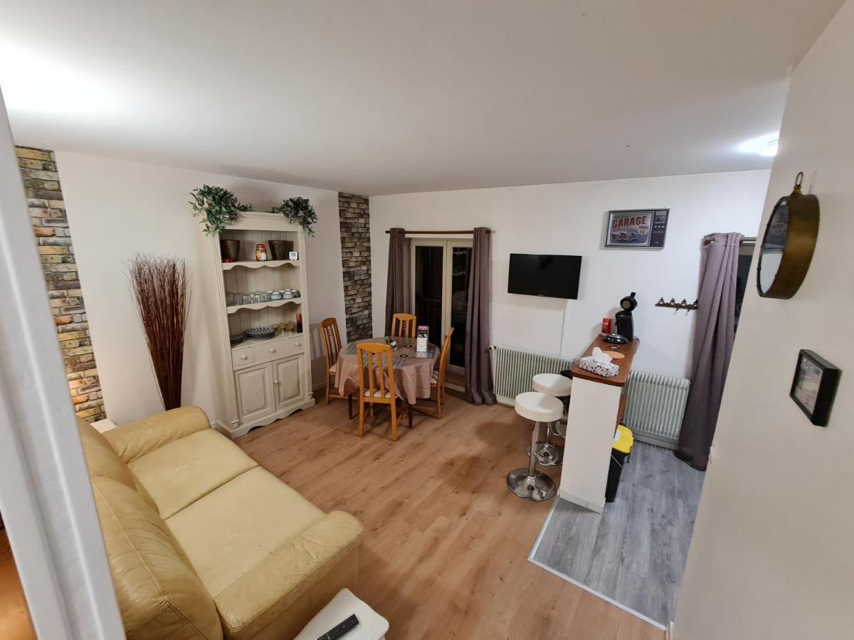 Deux Pieces Terrasse Moret-sur-Loing Exterior foto